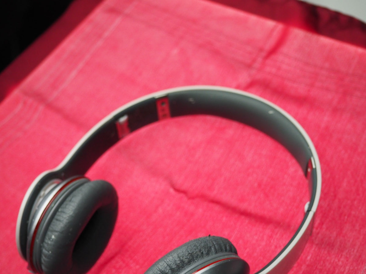 Beats Solo HD  Headphones & NOT Working