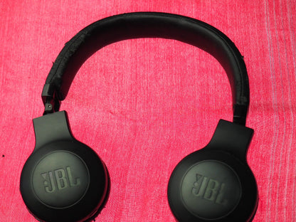 JBL C45BT Bluetooth Headphones & Fully Working But Snapped