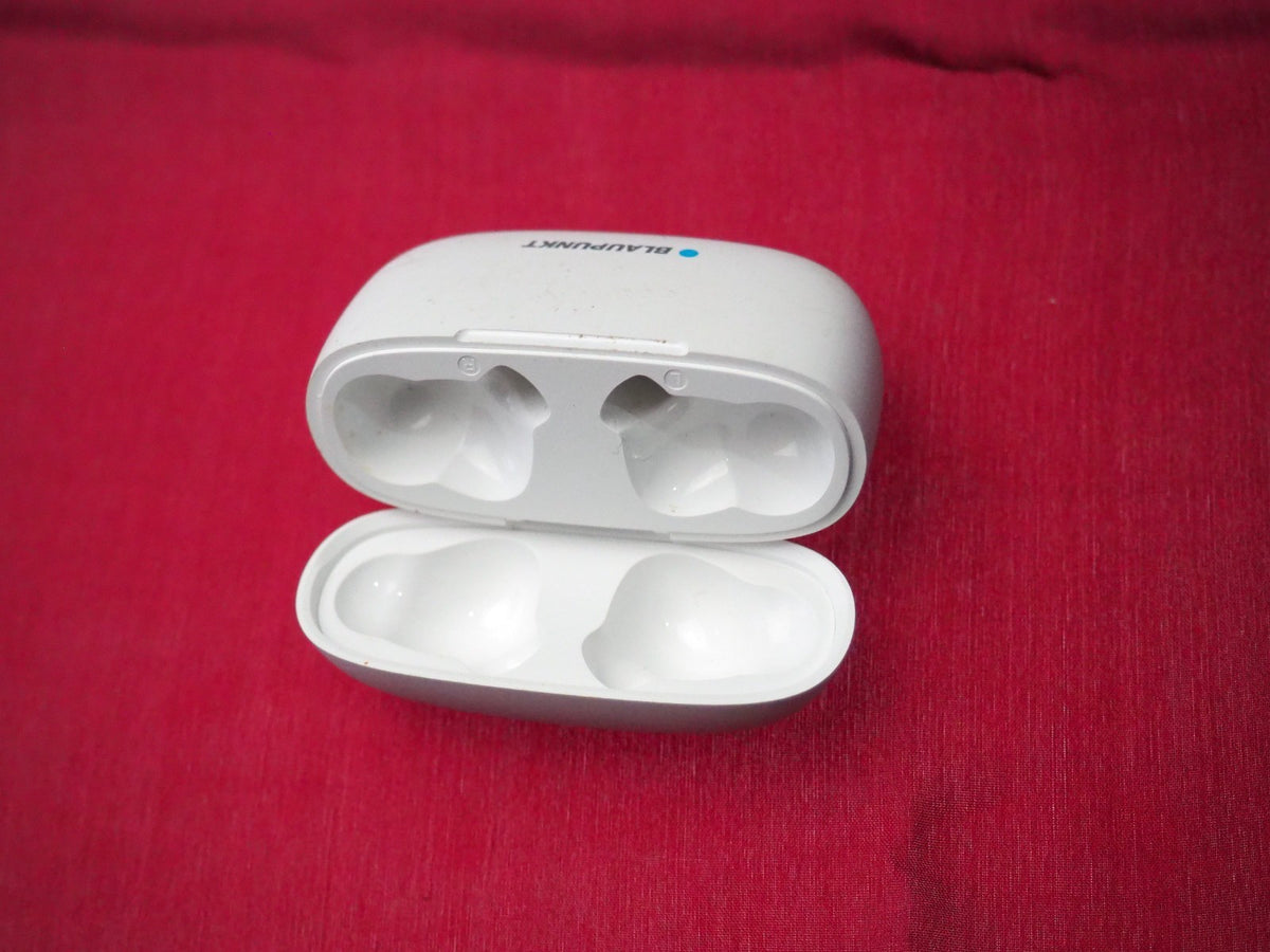 Blaupunkt 399786 Charging Case Only & Working