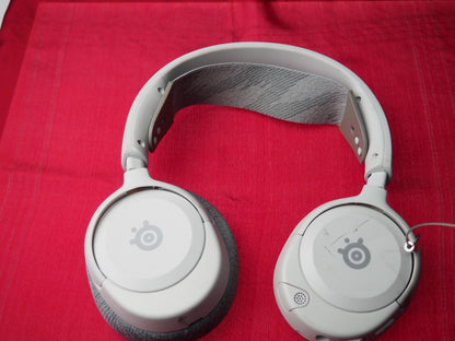 Steelseries Arctis Nova 1 Wired Headset Missing one Earpad