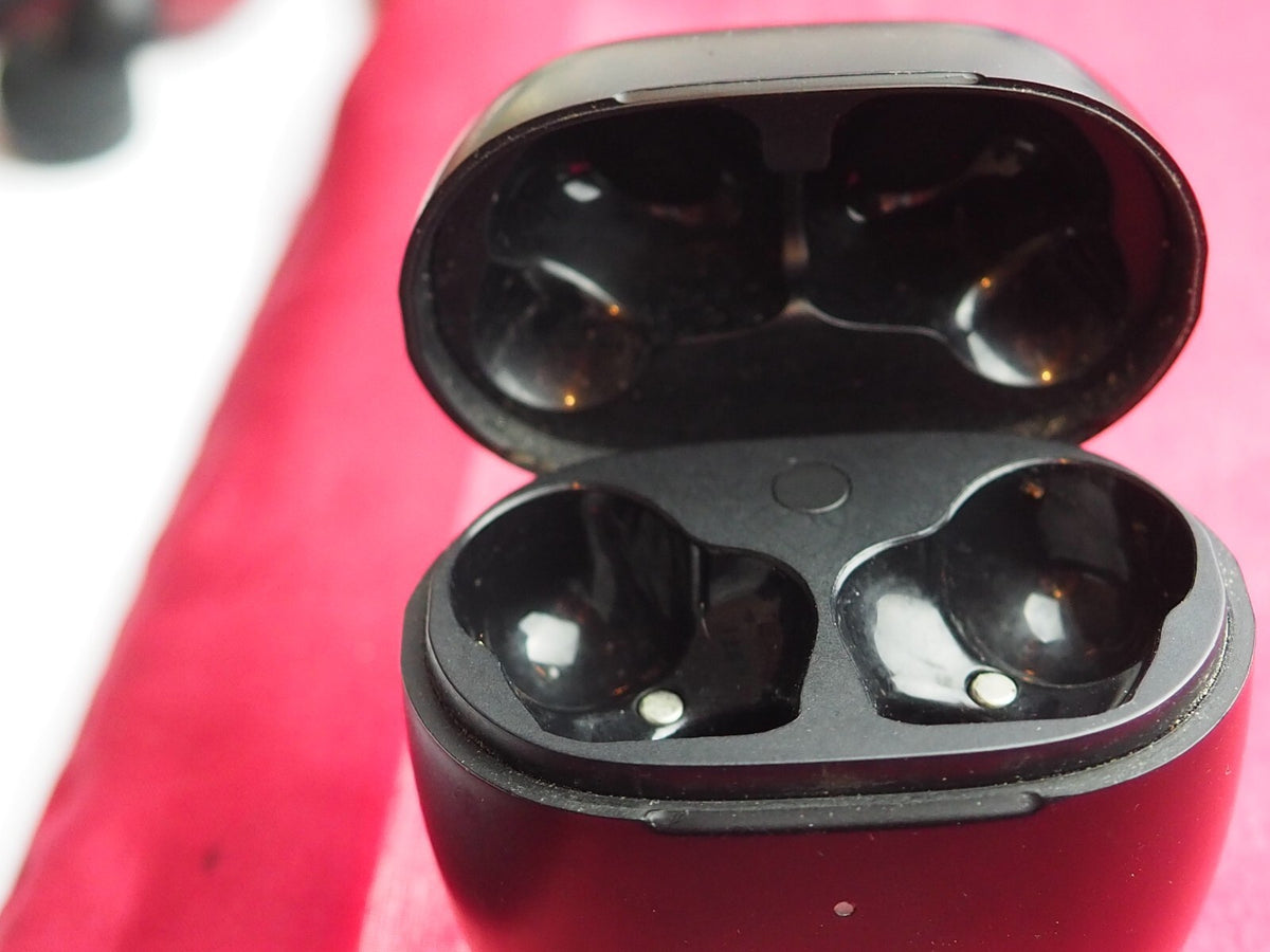 Earfun Air TW200 Case  Only & Working