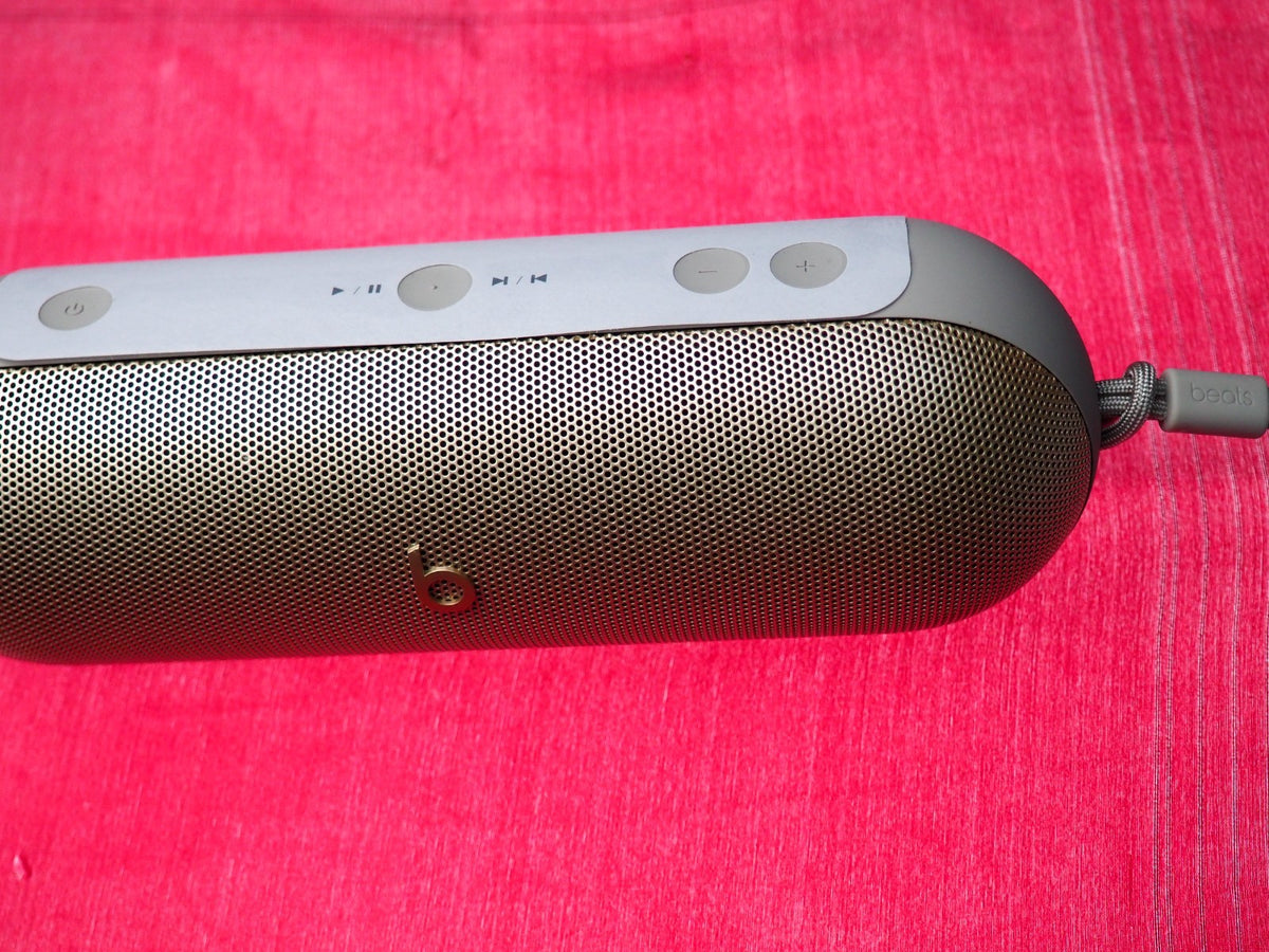 Beats Pill A3211 Bluetooth Wireless Speaker & Working