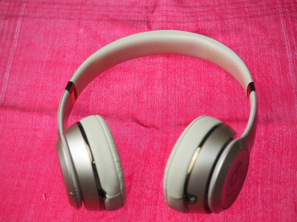 Beats Solo 3 Bluetooth Headphones & NOT Working