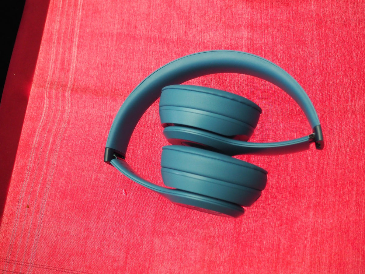 Beats Solo 4 Blue Bluetooth Headphones & Only One Side Works