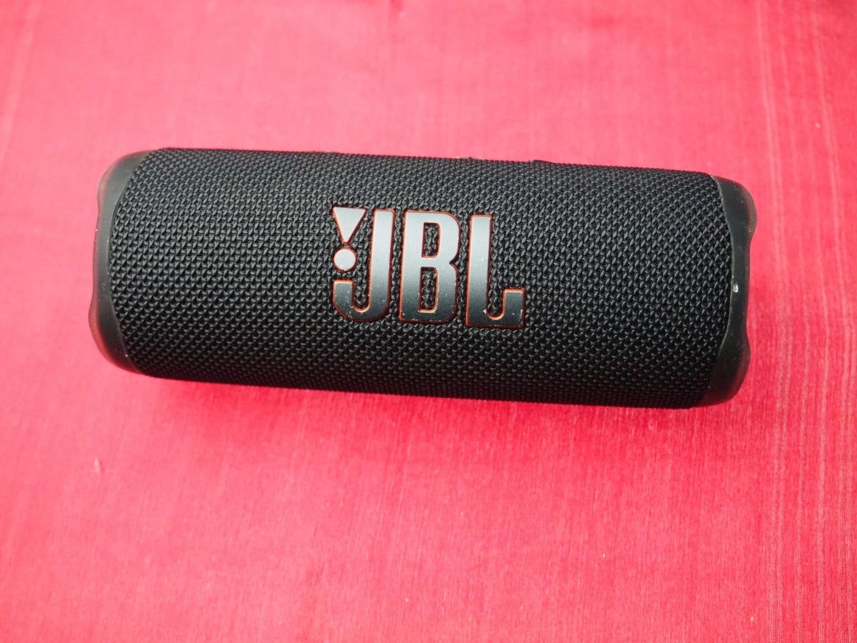 JBL Flip 6 Bluetooth Wireless Speaker & Working