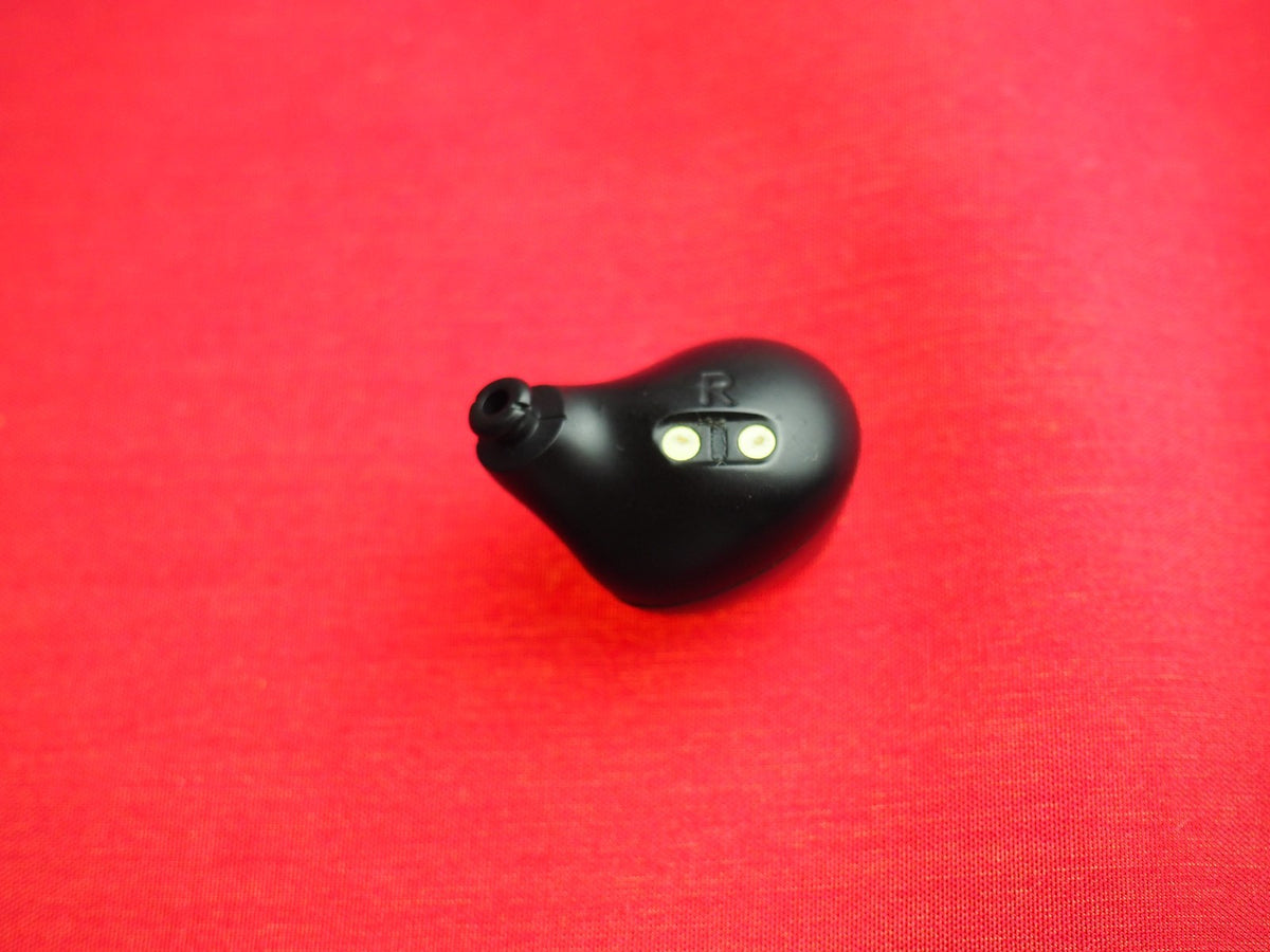 Jabra Elite 7 Pro Black & Black Button Right Bluetooth earbud Only & Working