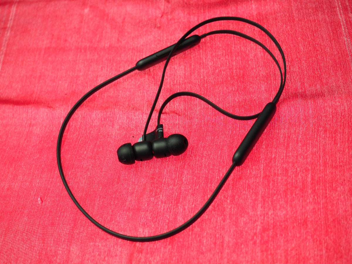 Beats Flex Bluetooth Earbuds Only & Working