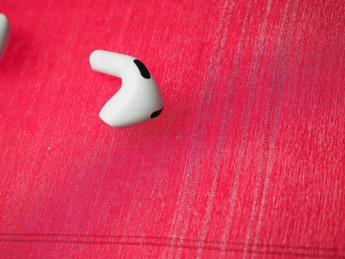 Genuine Apple Airpods 4 (A3050) Right Bud Only & Working