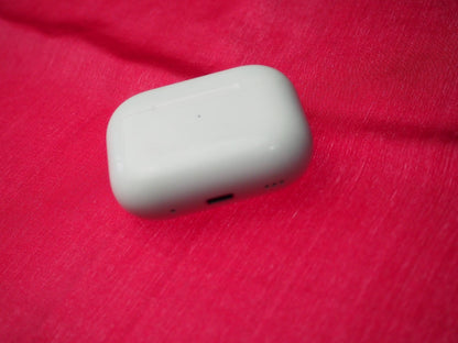 Genuine Apple Airpods Pro 2 (A2700) Wireless Charging Case & Working
