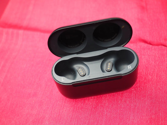 Amazon Echo Buds  2nd Gen Charging Case Only & Working