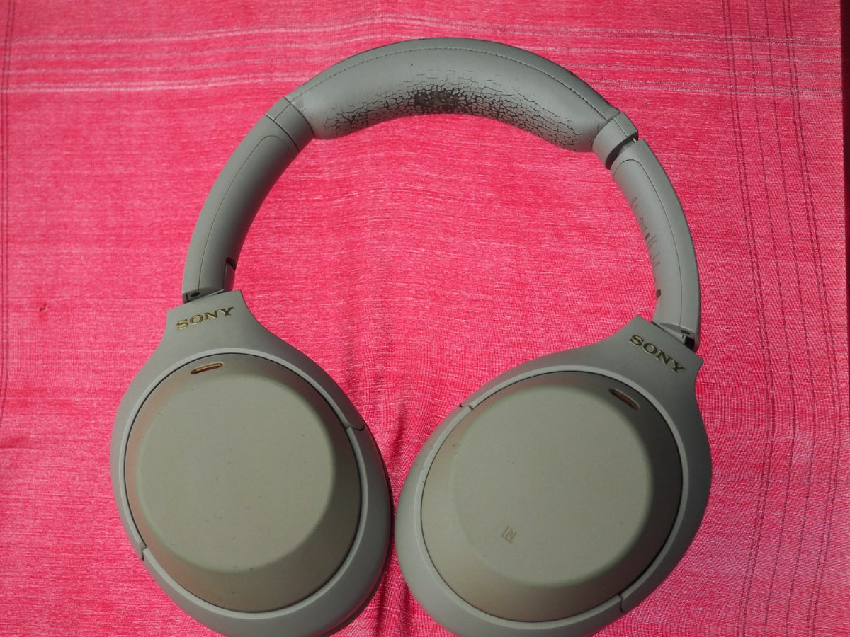 Sony WH-1000XM4 Bluetooth Headphones & Working