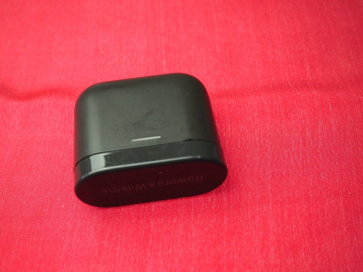 Bowers & Wilkins PI7 Case Only & Working