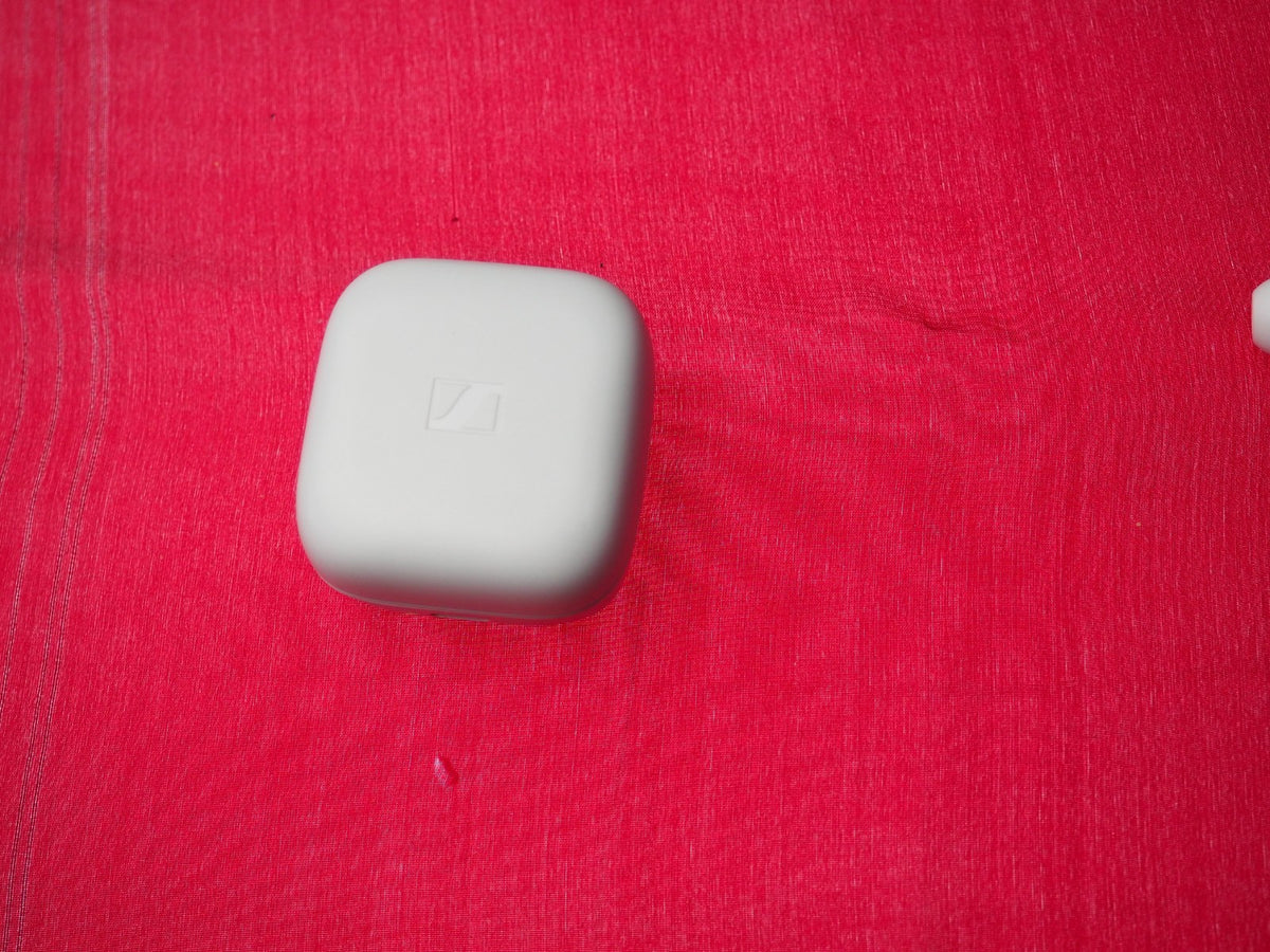 Sennheiser Accentum Case Only & Working