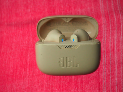 JBL Tune 230 Bluetooth Earbuds