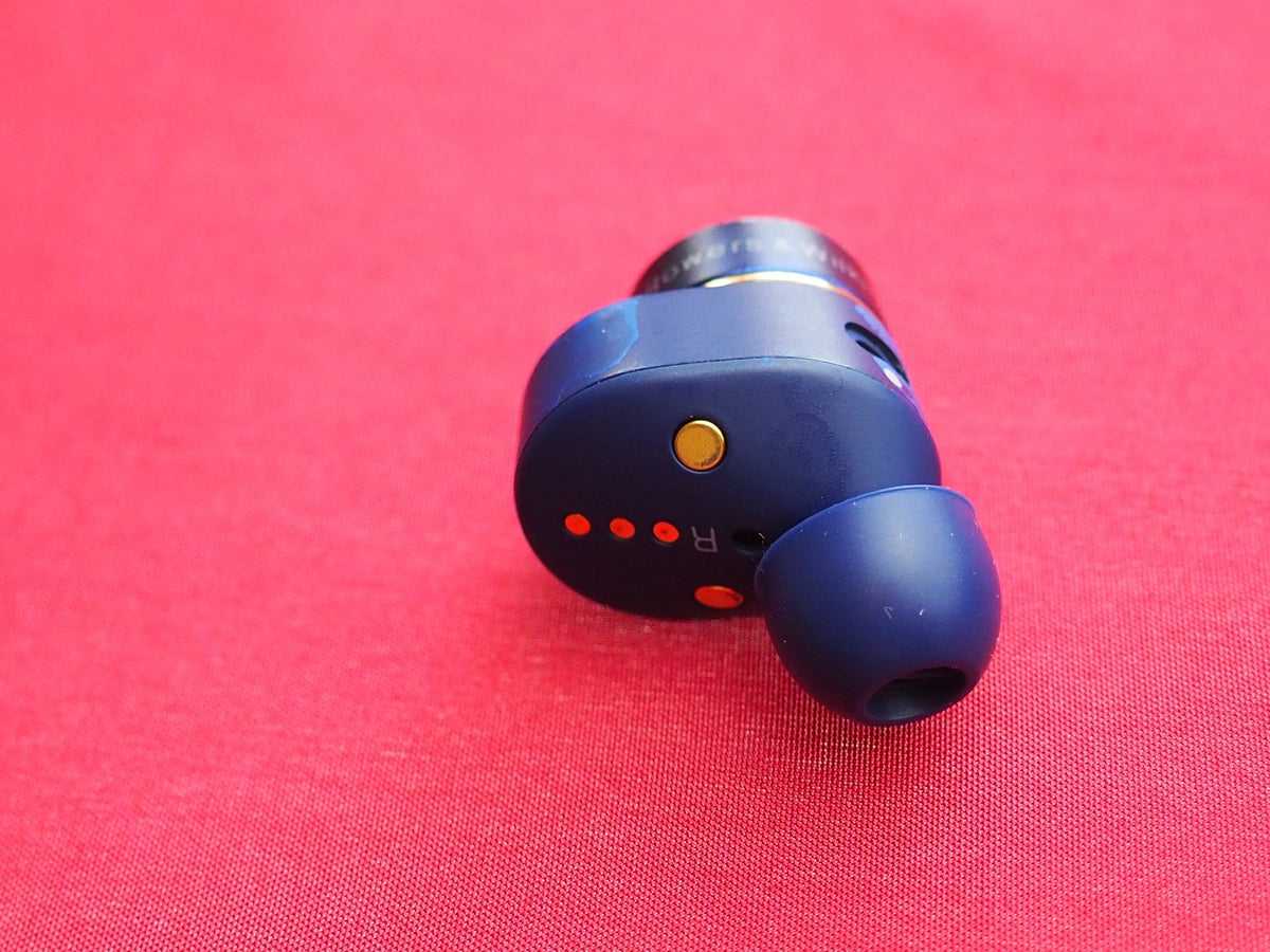 Bowers & Wilkins Pi7 S2 Right Bluetooth earbud Only & Working