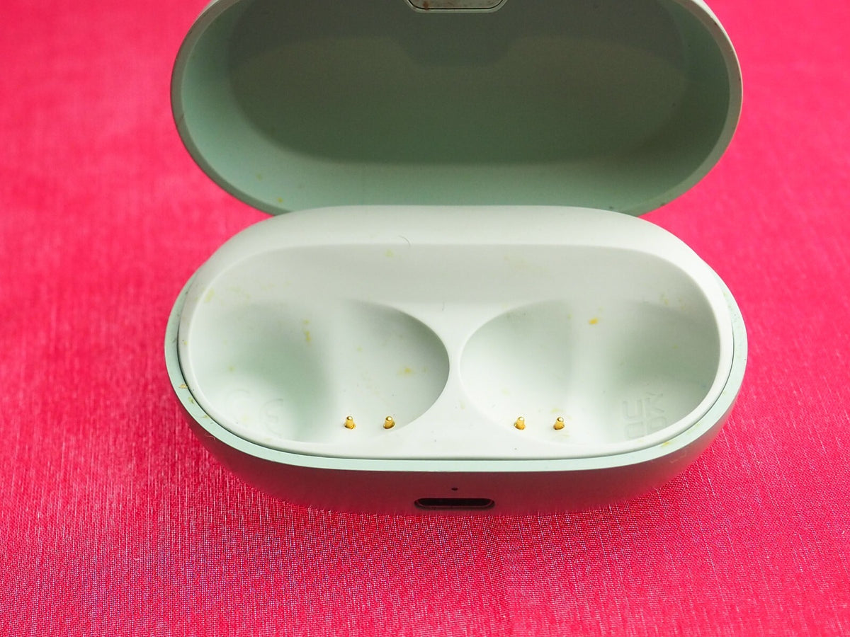 Jabra Elite 7 Pro Earbuds Case Only & Working