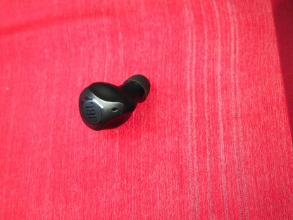 JBL Club Pro + Right Bluetooth Earbud Only & Working