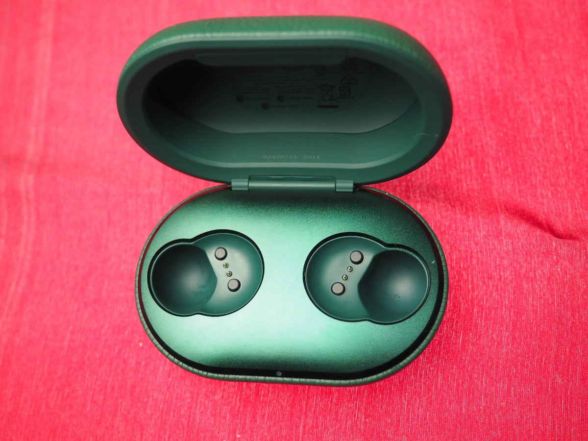 Bang & Olufsen Beoplay E8 3RD GEN Charging Case Only & Working