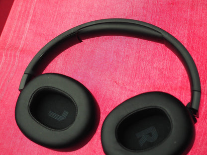 JBL TUNE 720NC Bluetooth Headphones Cracks