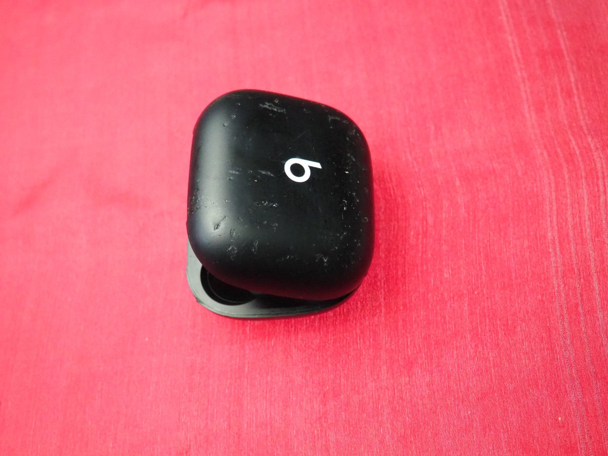 Powerbeats Pro 2 Case Only & Working But Damaged