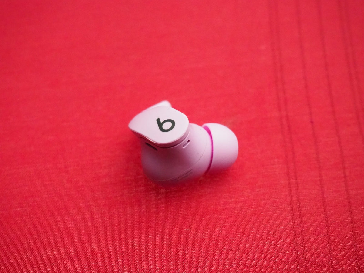 Beats Fit Pro Right Bluetooth earbud Only & Working