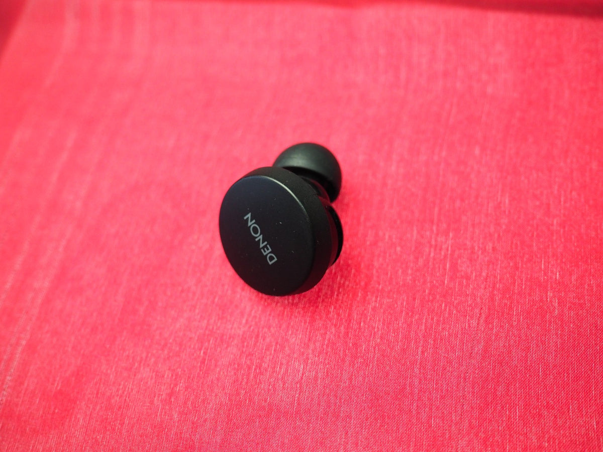 Denon Perl 586 Right Bluetooth Earbud Only & Working