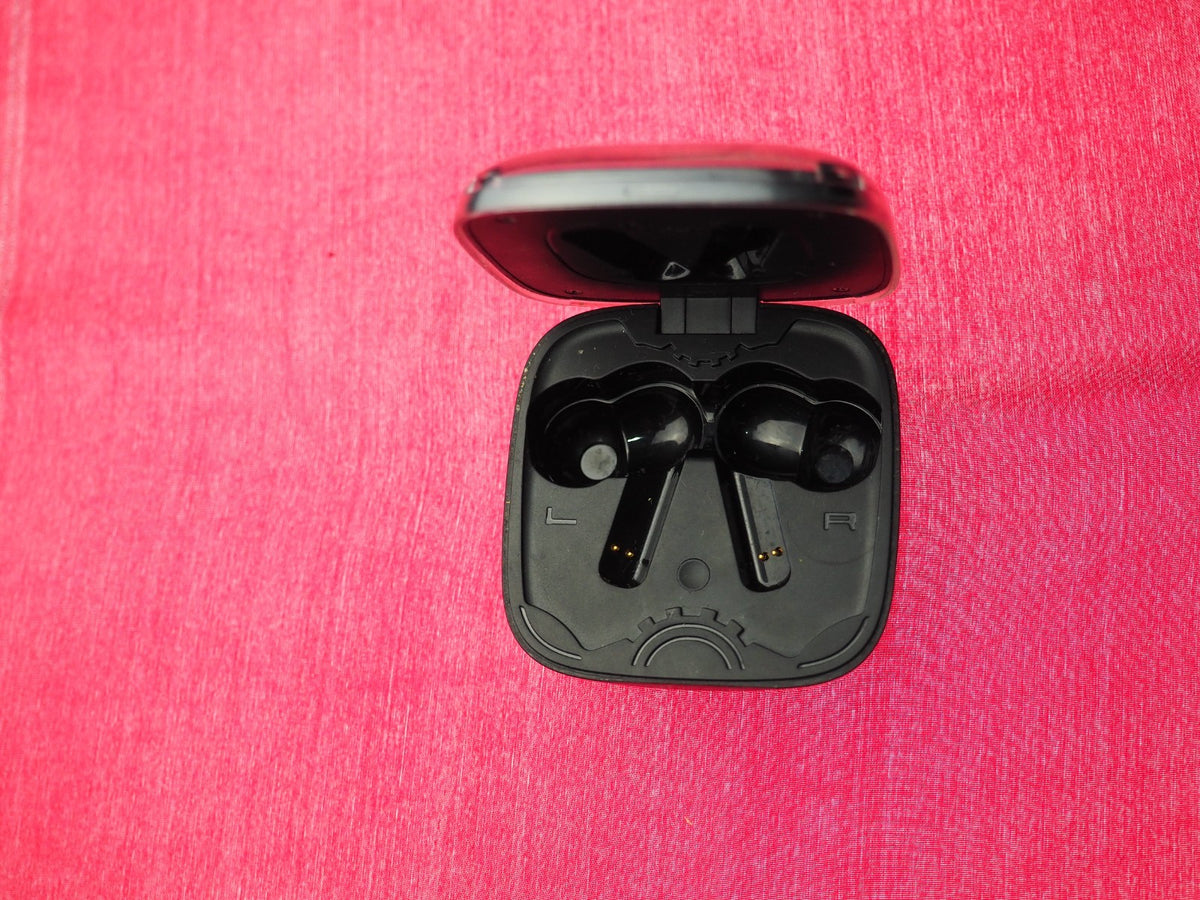 Ultra Blaze Bluetooth Earbud Case Only & Working