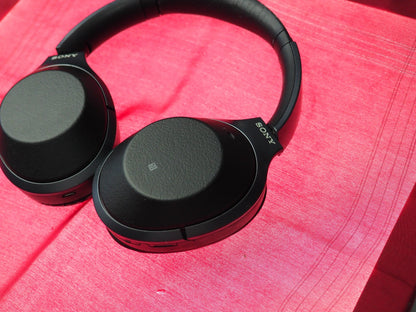 Sony WH-1000XM2 Bluetooth Headphones Working