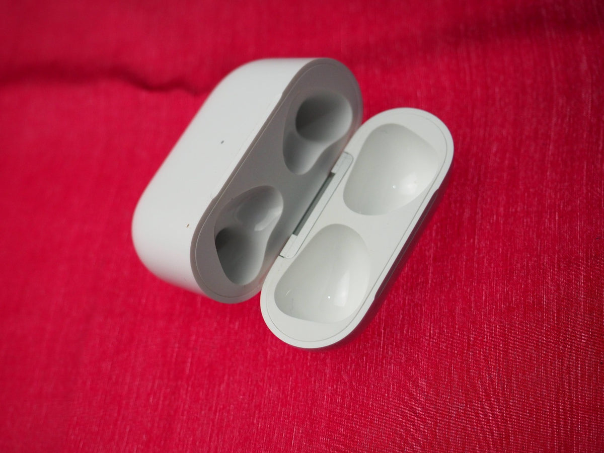 Genuine Apple AirPods 3 A2566 Case Only & Working (Old Model)