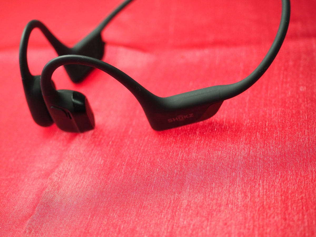 Shokz Openrun Pro 2 Earbuds Only & one side not Working