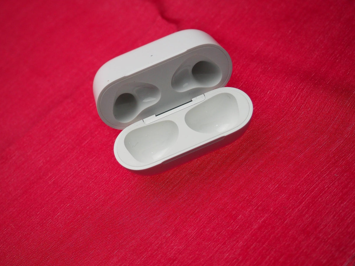 Genuine Apple AirPods 3 A2566 Case Only & Working (Old Model)