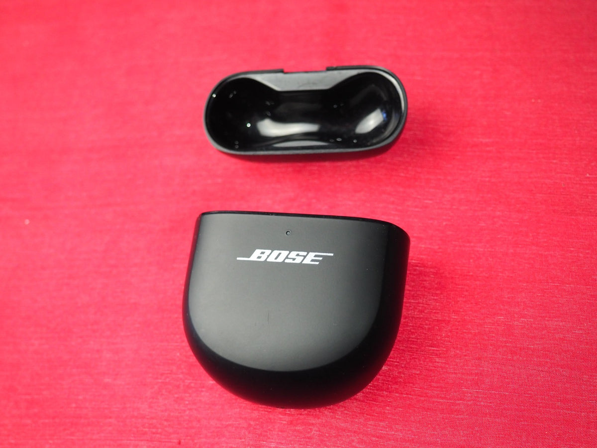 Quietcomfort Ultra Case only & NOT Working- Damaged