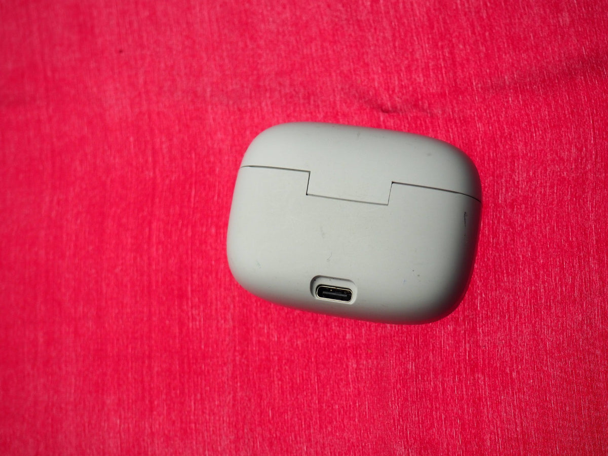 JBL Tune 230 Bluetooth Earbud Case Only & Working