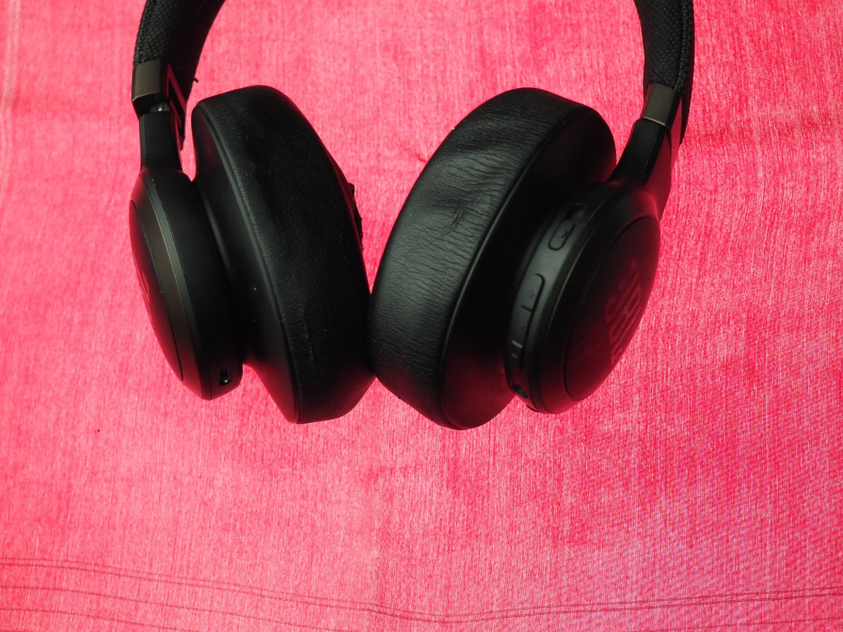 JBL Live 650BT Bluetooth Headphones