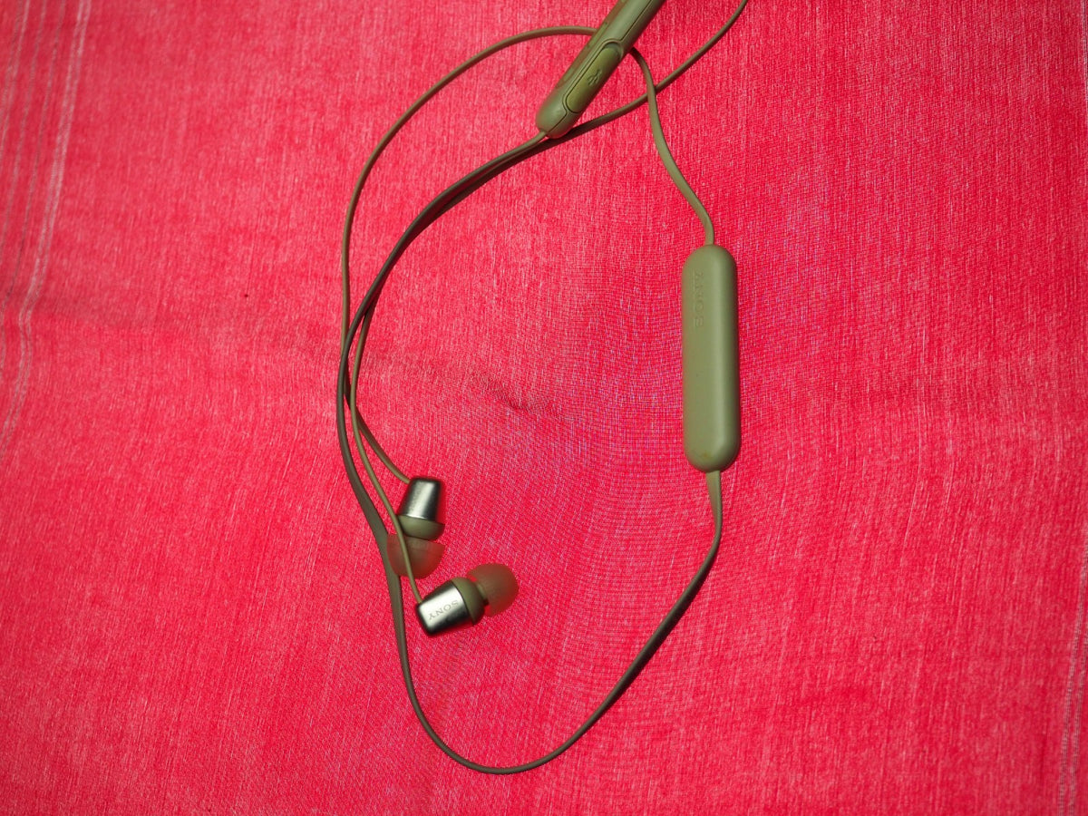 Sony WI-C310 Cream Bluetooth Earbuds