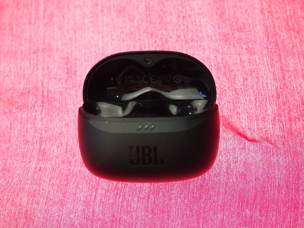 JBL Tune Beam 2 Bluetooth Earbud Case Only & Working