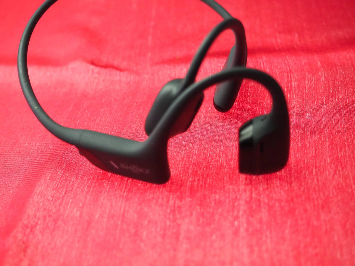 Shokz Openrun Pro 2 Earbuds Only & one side not Working