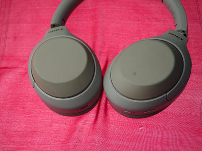 Sony WH-1000XM4 Bluetooth Headphones & Working
