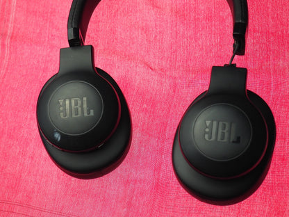 JBL E500 Bluetooth Headphones & Fully Working But Snapped