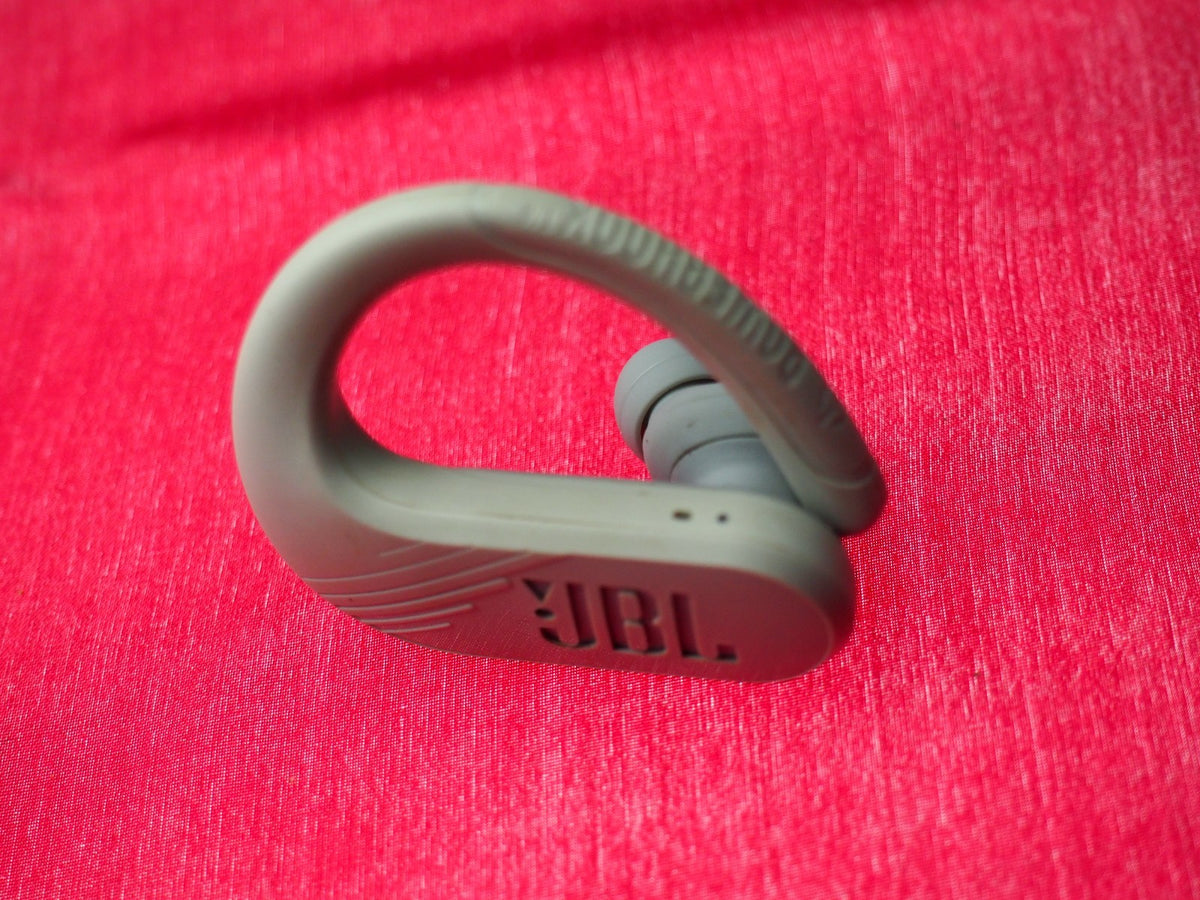 JBL Endurance Peak 3 Left Bluetooth Earbud Only & Working