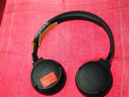 JBL TUNE 670NC Bluetooth Headphones No Sound Right