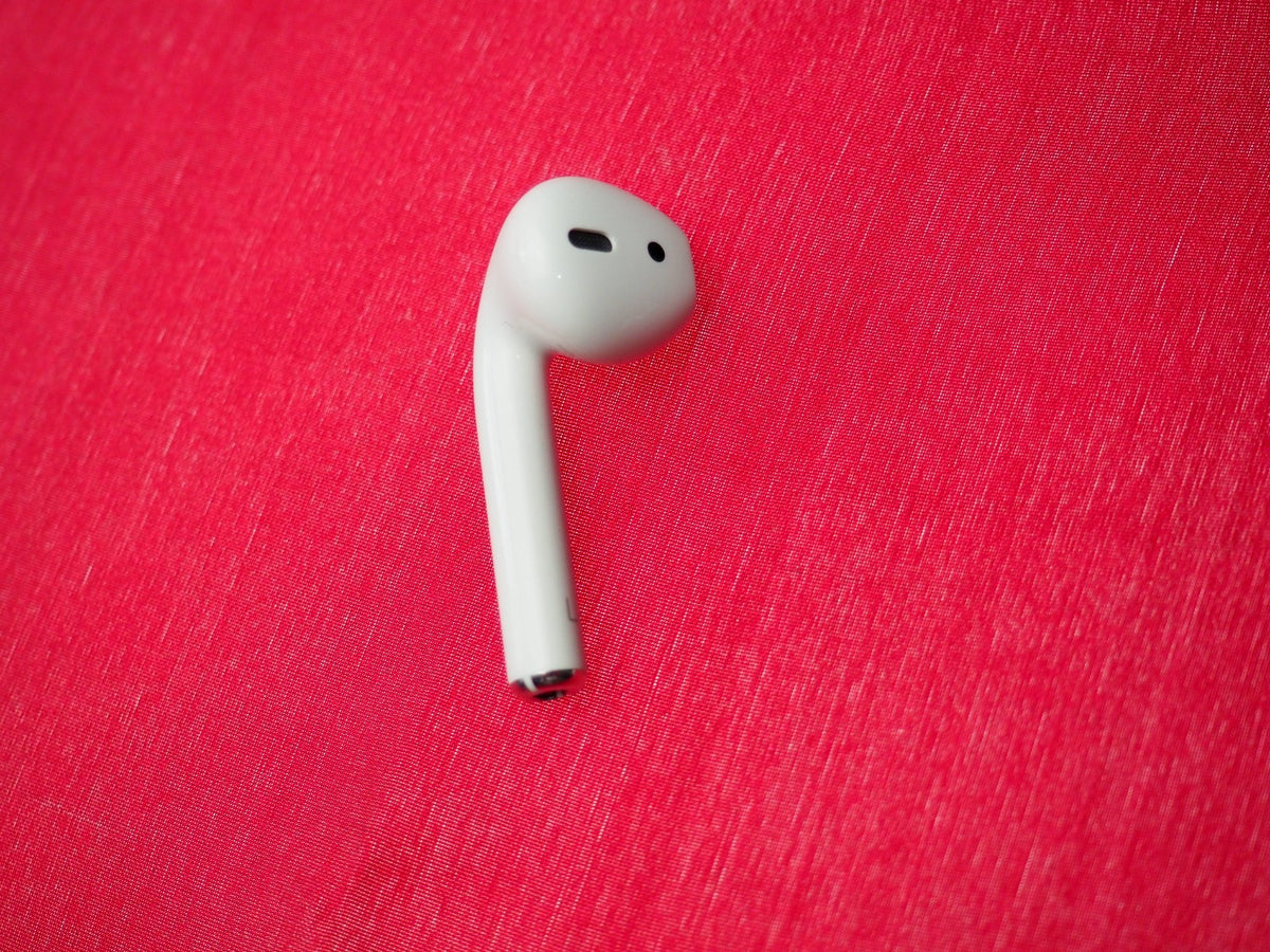 Apple Airpods Left (A2031) Bluetooth Earbud Only & Working