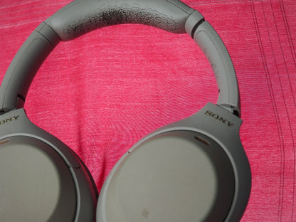 Sony WH-1000XM4 Bluetooth Headphones & Working
