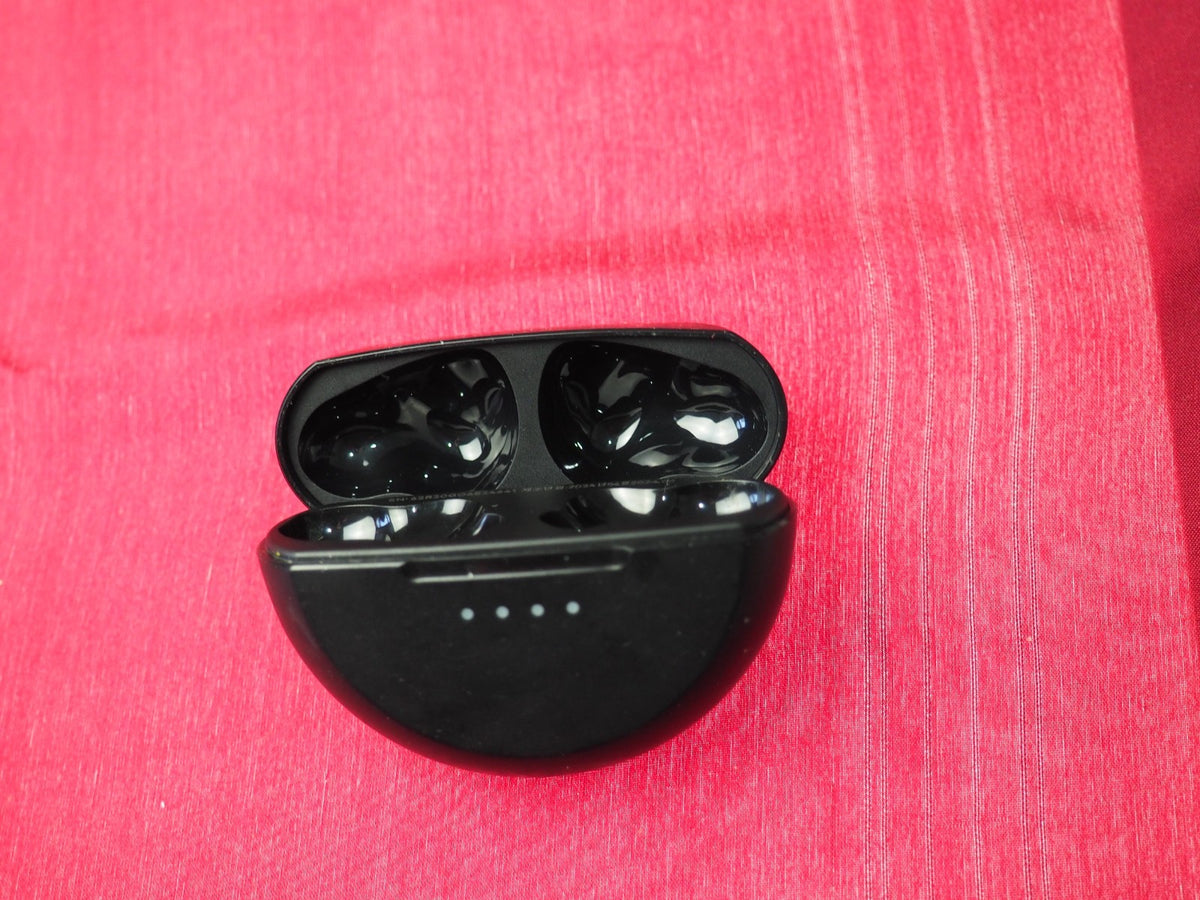 Belkin Soundform Rythym Charging Case Only & Working