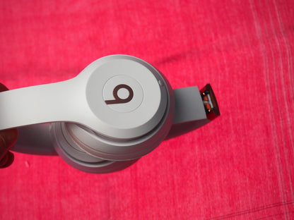 Beats Solo 4 Lilac Bluetooth Headphones & Only One Side Works
